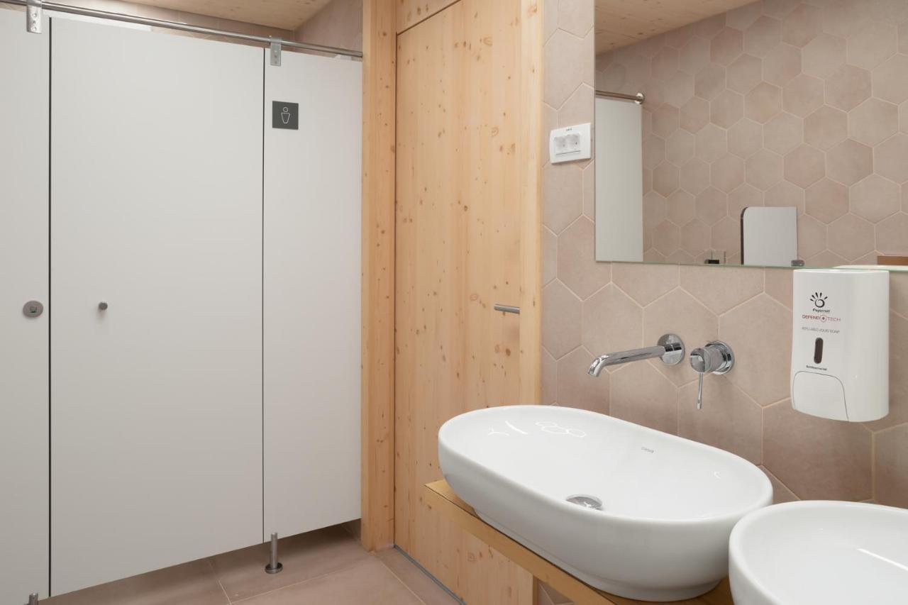 Honeybee Hostel - Hisa Kranjske Cebele Visnja Gora エクステリア 写真