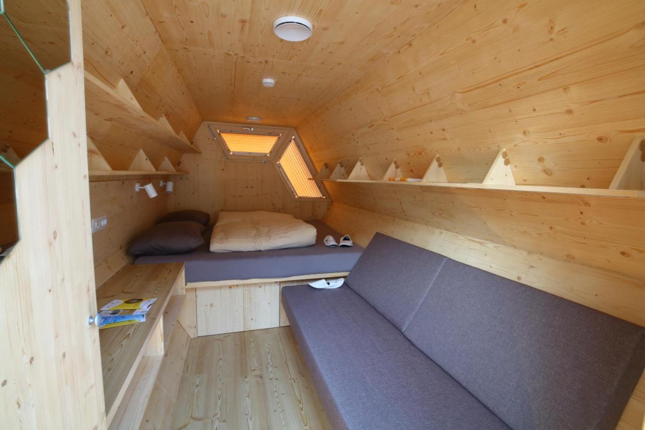Honeybee Hostel - Hisa Kranjske Cebele Visnja Gora エクステリア 写真